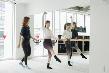 ヨガの柔軟性とピラティスの体幹強化が一つのトレーニングとなった 自分だけの美しさ鍛える、バー・トレーニング 「The Bar Method（ザ・バーメソッド）二子玉川店」オープン