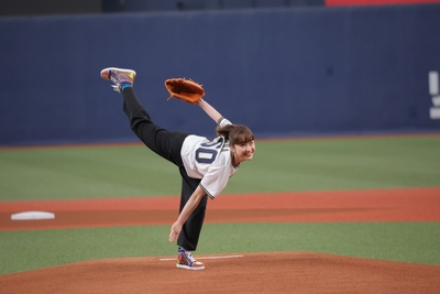 SevfKjtYMTAJ8IGWgChI.jpg?w=940&h=940