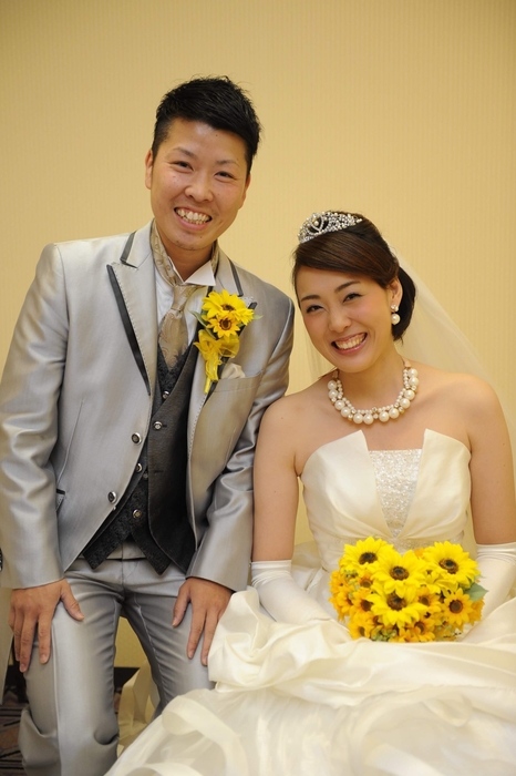 専任講師 トランスジェンダー暁さん挙式