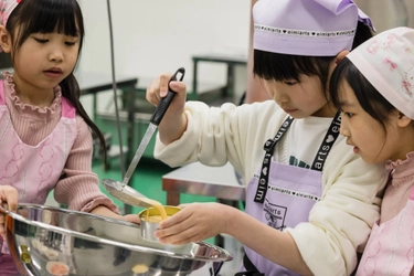 兵庫県洲本市「AINAS FOOD STYLE」の缶詰づくり体験に 淡路島の牛乳を使ったプリン缶詰を作れる新プランが登場！