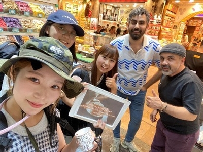 Sm4WfeN4eg0flxMysndY.jpg?w=940&h=940