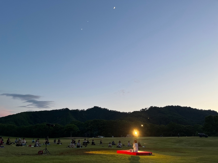 星空ヨガの様子