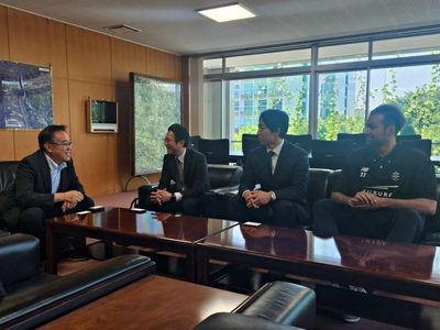 StvlVijOfHi3DPrQUizs.jpg?w=940&h=940