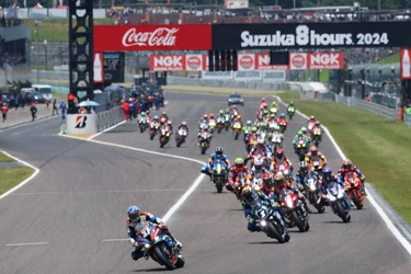 8耐見るなら、全国無料放送のBS12で！ 今年も10時間ブチ抜き生中継！ 「2025 FIM世界耐久選手権 ”コカ･コーラ” 鈴鹿8時間耐久ロードレース」