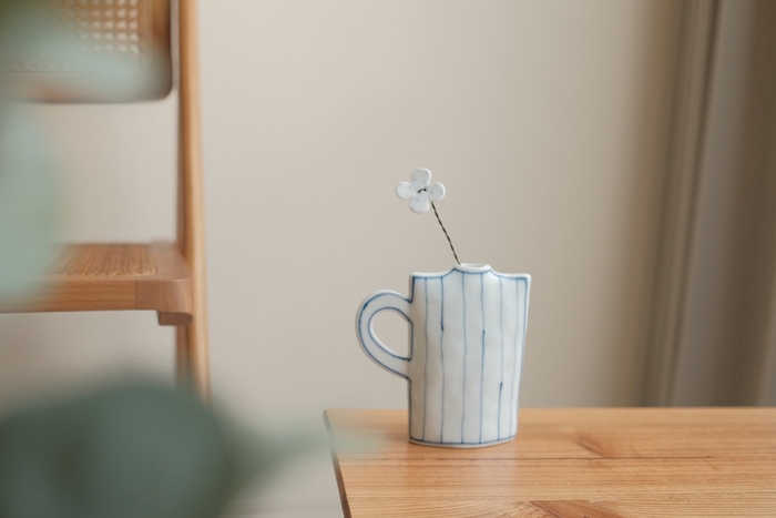 眞窯の一輪挿しと花のチャーム