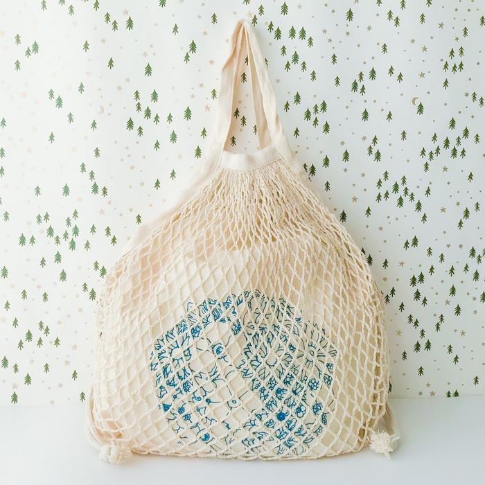 ネットバッグ&巾着がセットになったオリジナルバッグ。