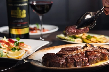 ［開業1周年記念］ベンジャミンステーキハウスKITTE大阪　 特別ディナーコースを7月18日～8月31日に提供