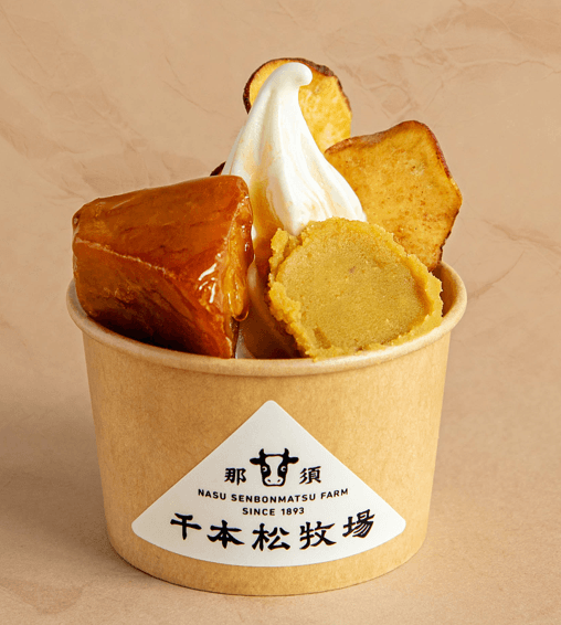 安納芋ソースやペースト、さつまいもチップスをトッピング。お芋の甘みが口いっぱいに広がります。