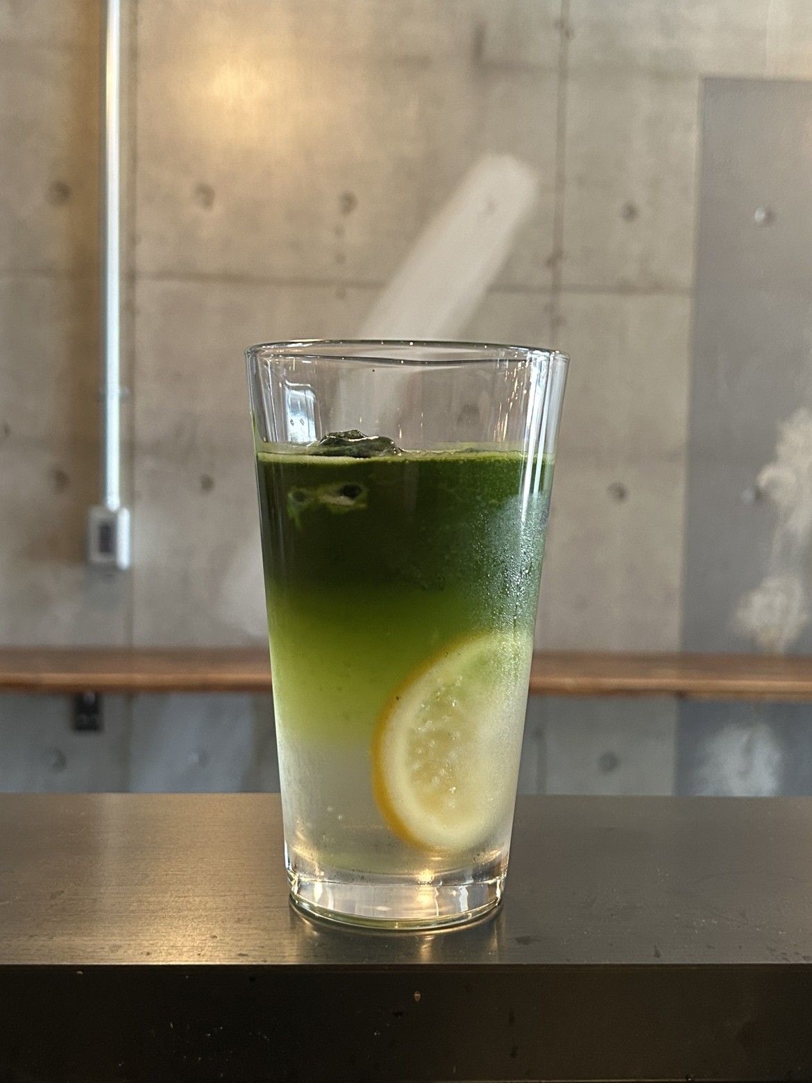 お茶の名産地静岡でつくられる最高級茶葉「おくみどり」抹茶を使用しています