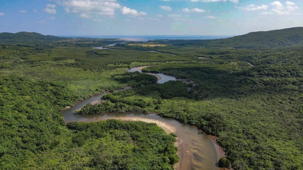 【西表島ホテル】島のエコツーリズムサイクルの確立に向けて、 宿泊予約を2泊以上の滞在に限定 ~島を守りながら、もっと旅を楽しむ滞在型観光を提案します~|開始日:2023年4月1日
