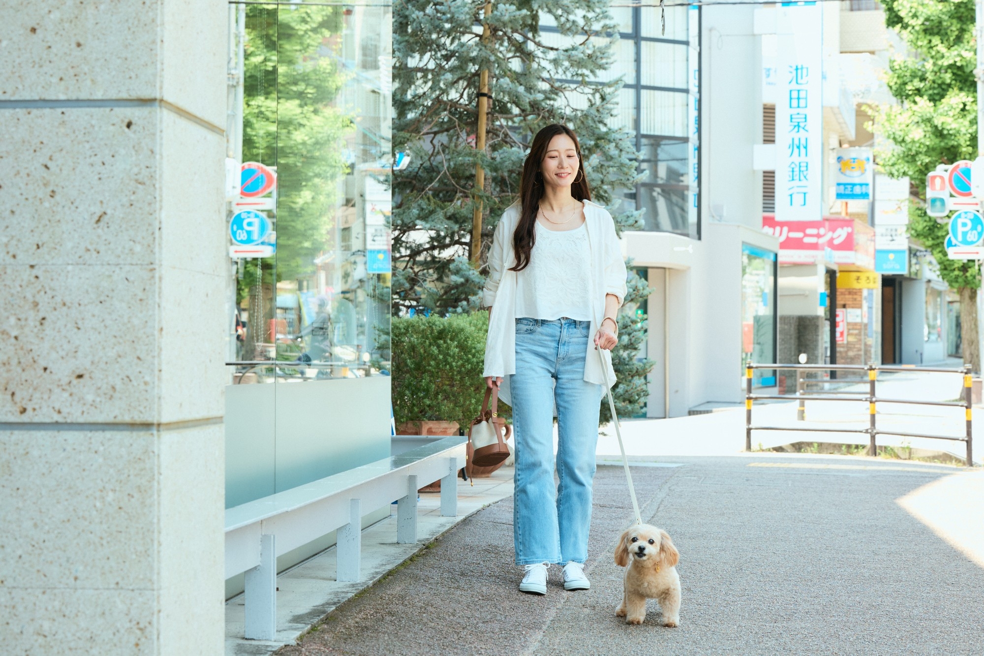 犬の糞尿被害は警察に通報できる？相談先の使い分けと証拠の集め方を弁護士が解説