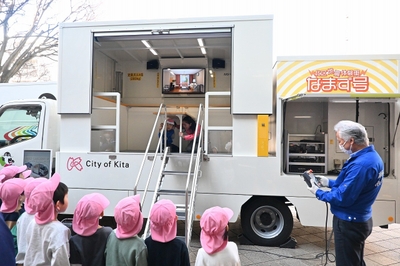 地震体験の様子