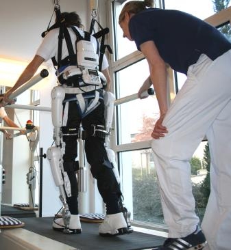 筋ジストロフィー等の指定難病患者への「医療用HAL®」を用いた保険適用治療を開始　世界初※のロボット治療機器で近畿地区における神経・筋系の難病治療を牽引