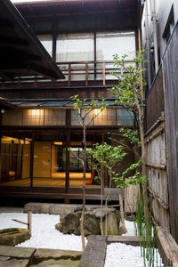 TYMA9owR00DpeMDE1b6K.jpg?w=940&h=940