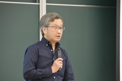 講義する木野さん