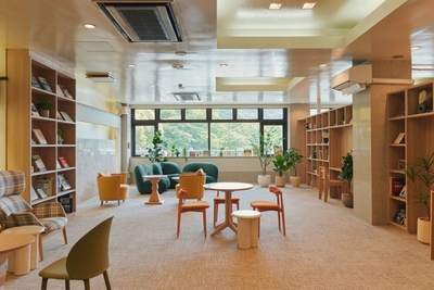 ＜ラウンジ＆ライブラリー＞