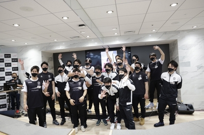 TqQn8qpA31mX8iZQb7jZ.jpg?w=940&h=940