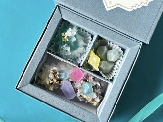 食べられる宝石箱。5月の誕生石エメラルドの琥珀糖を1ヶ月間の限定販売