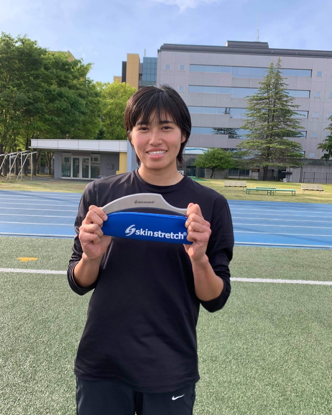 石川優選手(青山学院大学)スキンストレッチのドルフィンを利用