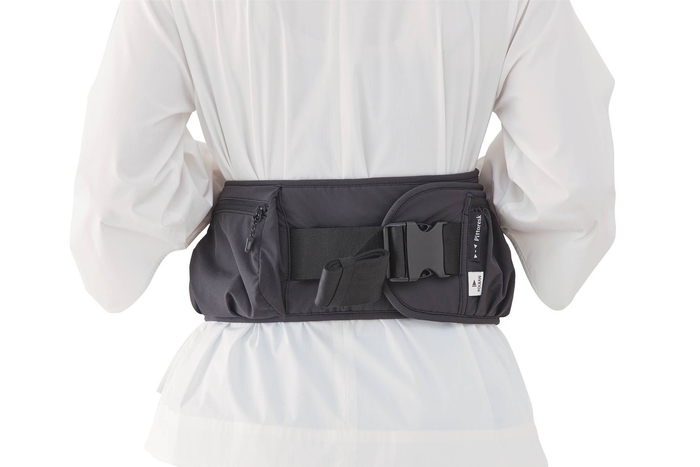 赤ちゃんの体重を分散してお出かけを快適にする幅広腰ベルト