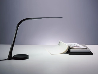 山田照明、USBに対応したデスクライト新製品『Z-9』発売！ 自由に動くフレキシブルアームとUSBタイプの電源コードを採用