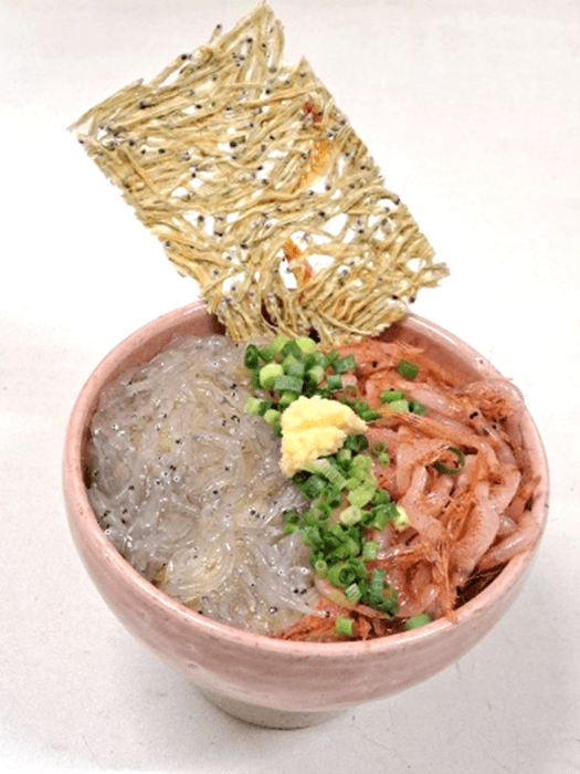 「静岡お祝い紅白丼」~生しらす・生桜えび~