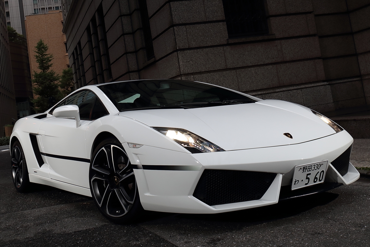 おもしろレンタカーがランボルギーニガヤルドLP560-4を 野田本店で