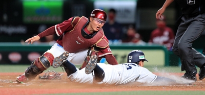 楽天・太田光捕手（写真左）