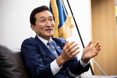 UAyEMTYNTdc9JGh4sVid.jpg?w=940&h=940