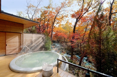 ゆっくり温泉に浸かって体を温めることで、緊張がほぐれて心身ともにリラックス