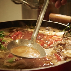 UGo38HysYrj866eFBzkc.jpg?w=940&h=940