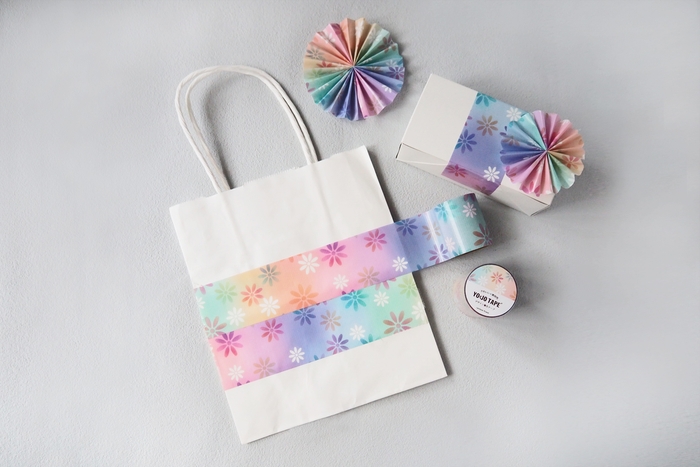 「rainbow flower」で、シンプルな紙袋も、こんなに可愛くなります。