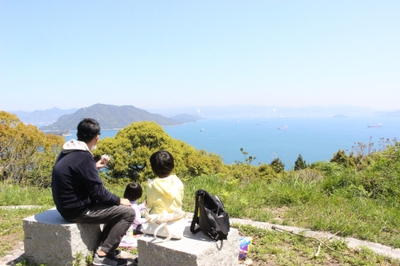 タイトル「家族で初登山」（投稿者：@kazumitsumama）