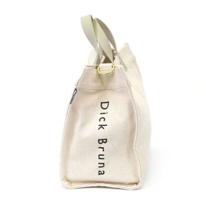 UKO76GPUCLwE0axpVPj1.jpg?w=940&h=940