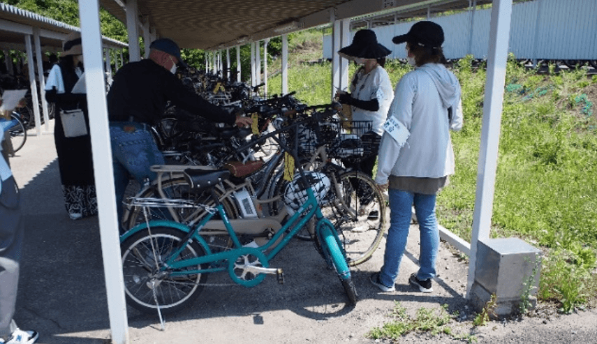 「安全な通学と自転車の整備点検」を実施　自転車組合の協力による通学用自転車の点検で事故を未然に防ぐ