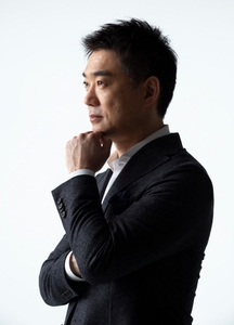 著者近影‗写真：的野弘路