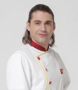 9月27日より放送開始するNHK 『大西泰斗の英会話☆定番レシピ』のスタジオパートナーとして、 クリス・マッコームスとサフィヤが出演！