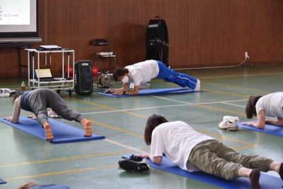 UTRoHLMYTGhuixTgZC8d.jpg?w=940&h=940