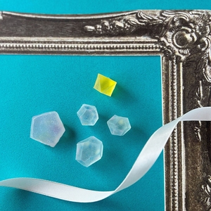 月の光のように神秘的に輝く【ムーンストーン】