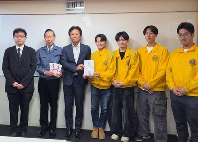 菊地市長を囲んで