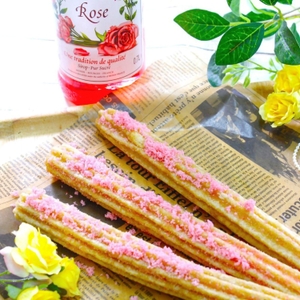 【新登場】「薔薇のチュロス」 1本700円