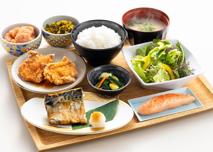 熟成鶏の唐揚げめんたい風味&焼き塩さば定食(イメージ)