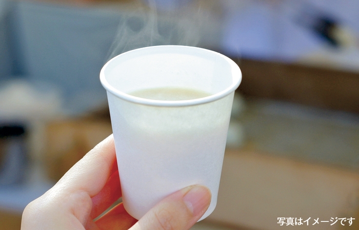 「カネジュウ」の甘酒ふるまい