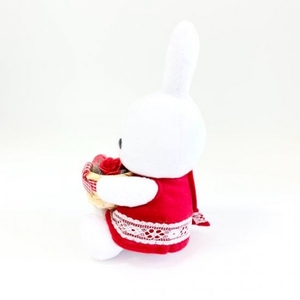 UghaAxcdQ67KGfHzTCqV.jpg?w=940&h=940