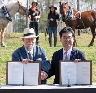 UiZVyDJWFhPdDOvLW1XJ.jpg?w=940&h=940