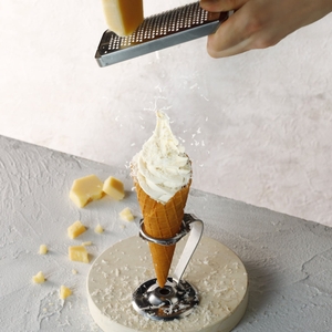 Uj6AF8Q7tVPDwSzYWFio.jpeg?w=940&h=940