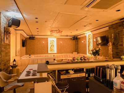 Uk2jAj8YSudcmx1VypOS.jpg?w=940&h=940