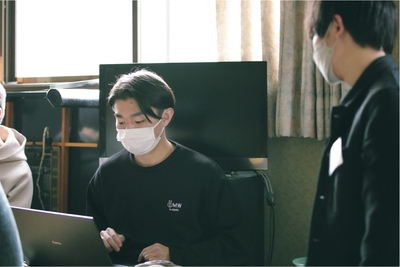 Um7jHIuUhW0HxKBeZ4Dh.jpg?w=940&h=940