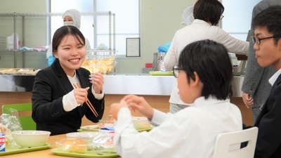 UpGqJ8N4kU0s4bAFNuJD.jpg?w=940&h=940