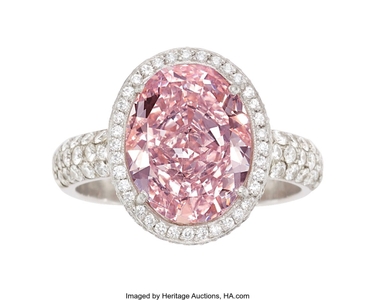 オークション下見会展示予定アイテム（一例） ＜ファンシー ピンク ダイアモンド リング＞